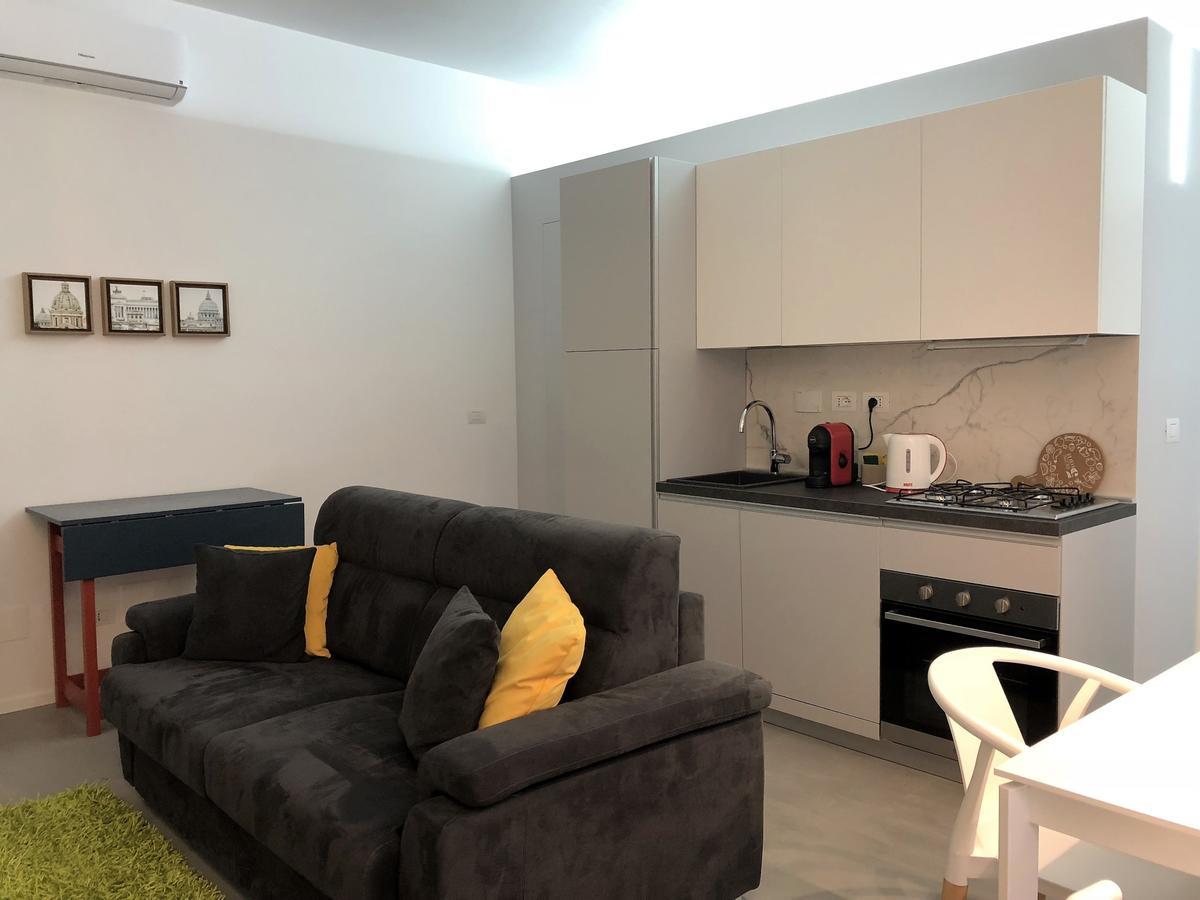 House Milla By Holiday World Rome Bagian luar foto